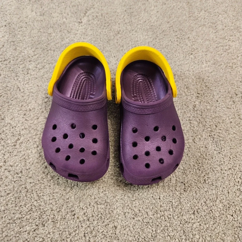 Crocs Toddler 8/9 LSU Tigers Purple‎ Gold Clogs NCAA Licensed Team Shoes